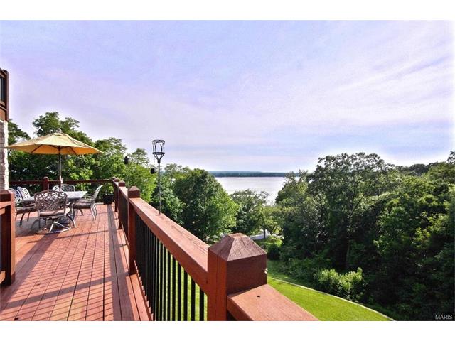 For Sale: 4822 Whitford Dr Godfrey, IL 62035