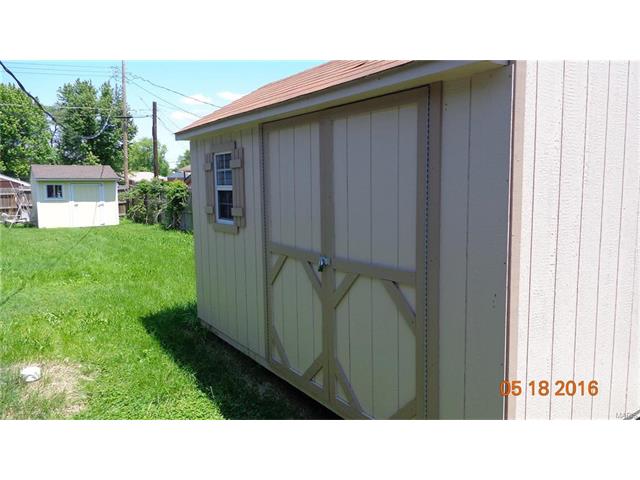 For Sale: 1701 Minerva Ave Granite City, IL 62040