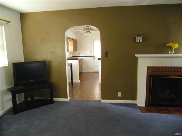 2237 Lynch Ave