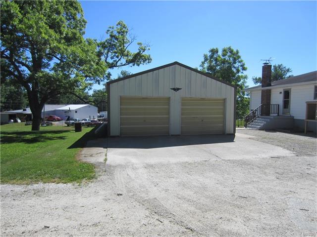 For Sale: 67 N Old County Rd Rd Hardin, IL 62047