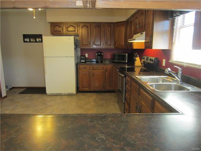 For Sale: 67 N Old County Rd Rd Hardin, IL 62047