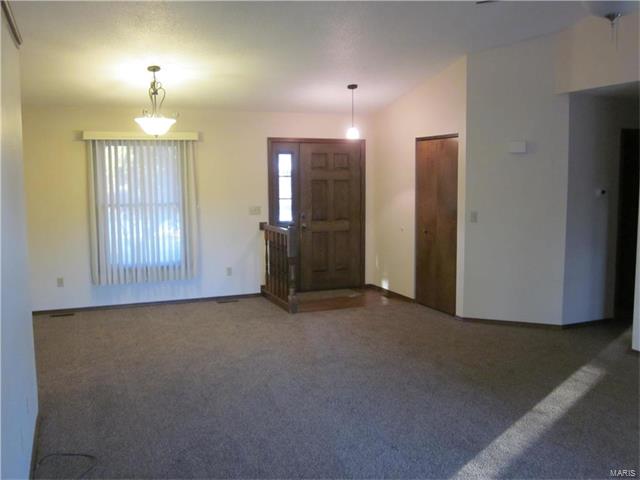 176 Red Bud Dr