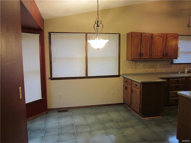 176 Red Bud Dr