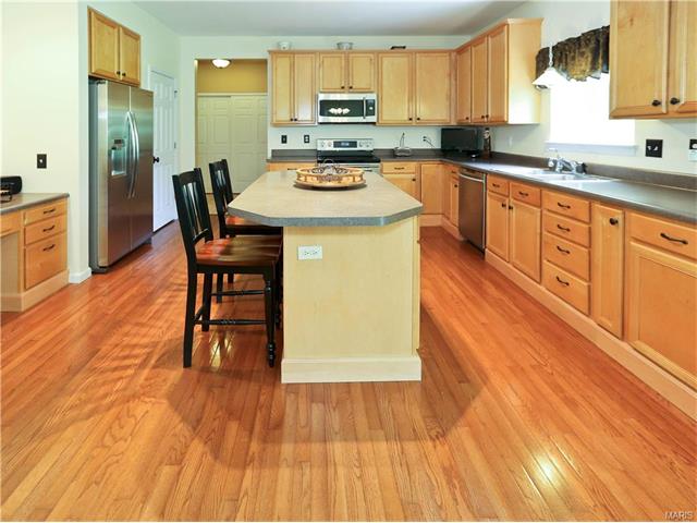 For Sale: 1126 Stonewolf Trl Fairview Heights, IL 62208