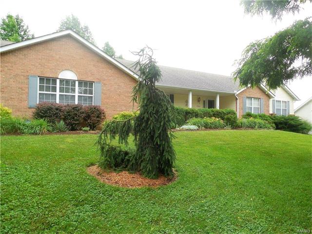 For Sale: 4906 Lawrence Dr Fairview Heights, IL 62208