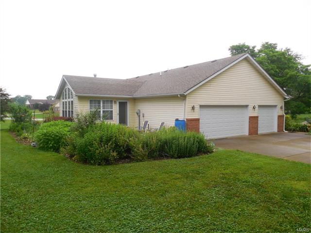 For Sale: 4906 Lawrence Dr Fairview Heights, IL 62208