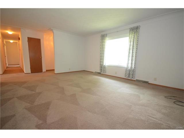 18 Estates View Dr