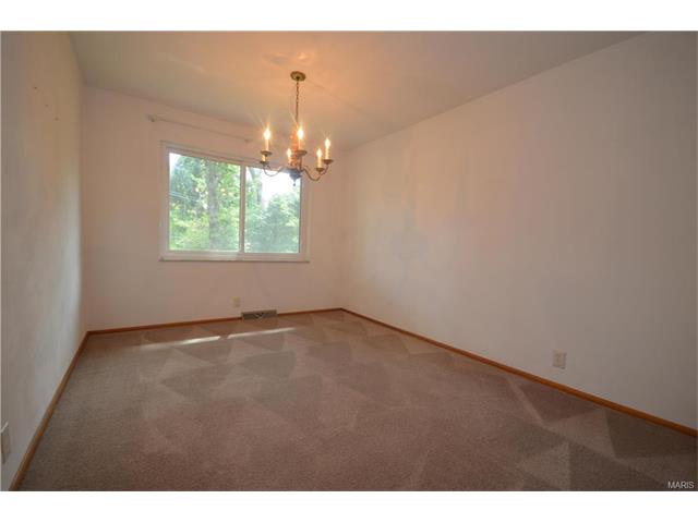 18 Estates View Dr