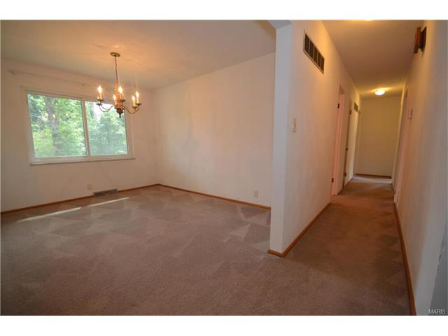 18 Estates View Dr