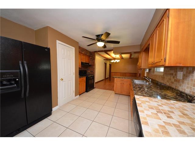 For Sale: 800 Primrose Dr Belleville, IL 62220