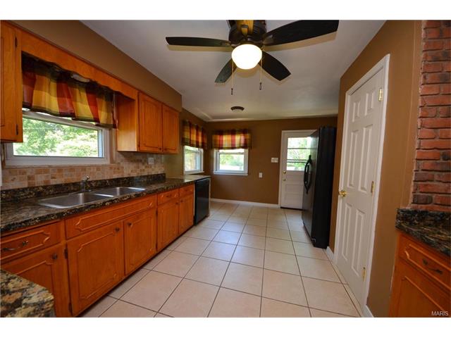 For Sale: 800 Primrose Dr Belleville, IL 62220