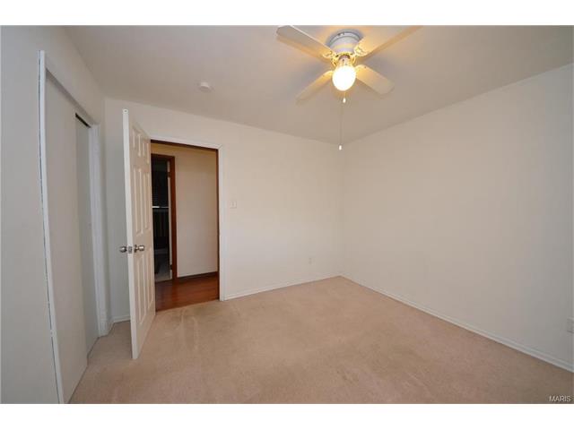 For Sale: 800 Primrose Dr Belleville, IL 62220