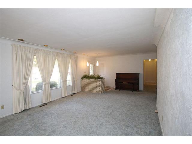 26 Larkspur Dr