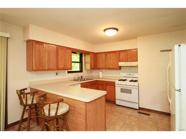 For Sale: 1 Locust Dr Belleville, IL 62223