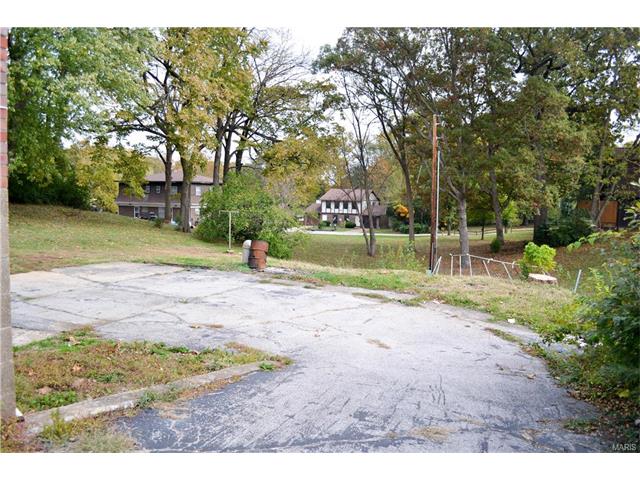 60 Windsor Dr