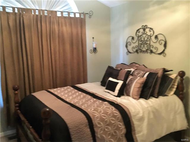 21 Grandbrook Blvd