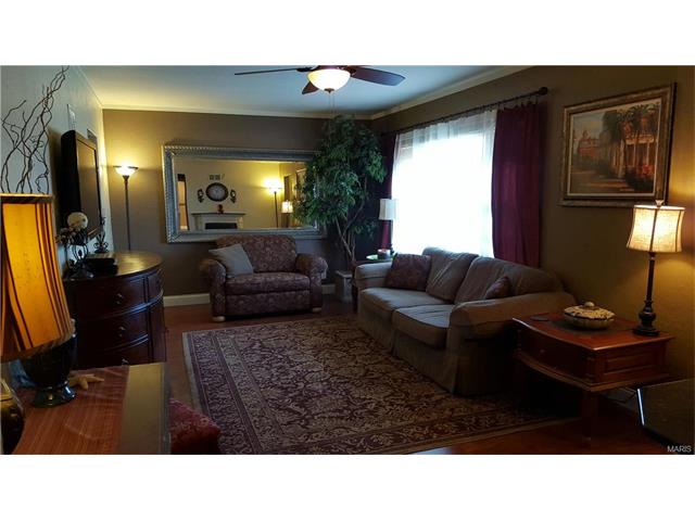 For Sale: 109 Rex Dr Collinsville, IL 62234