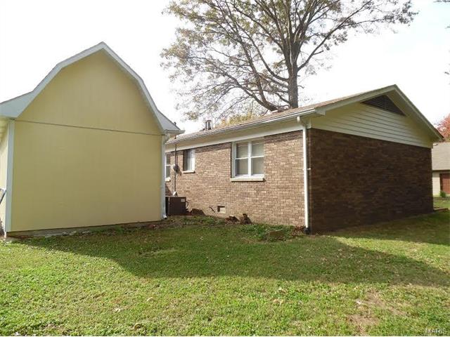 1 Beverly Ln