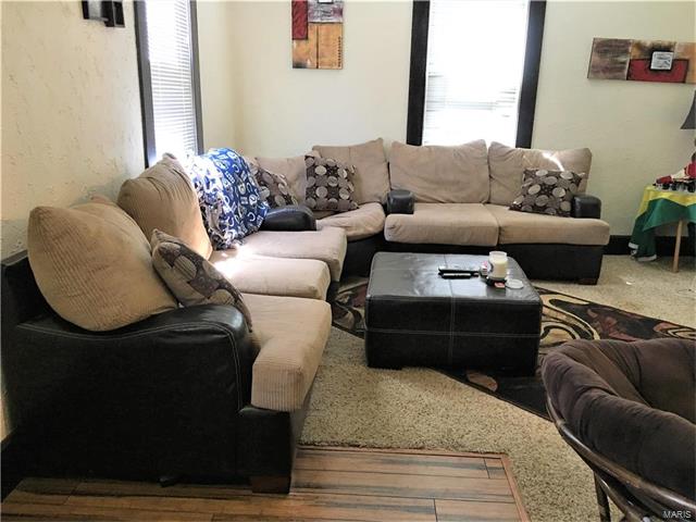 106 W 6th St