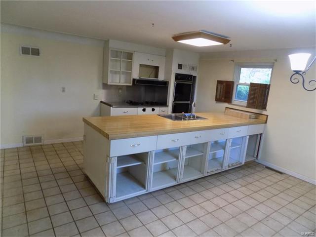 20 Fairlane Dr