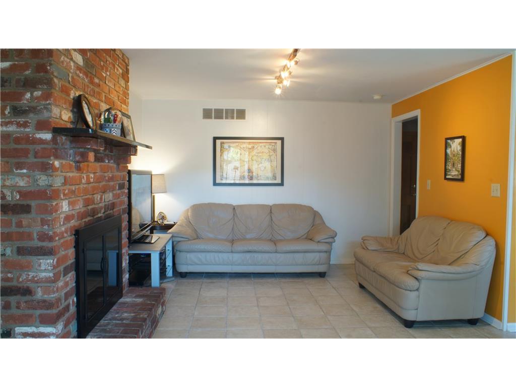 1209 Beechwood Dr