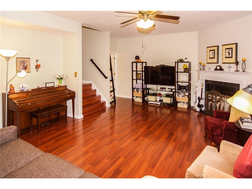 485 W American Way S
