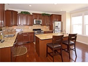 631 Greenford Trl W