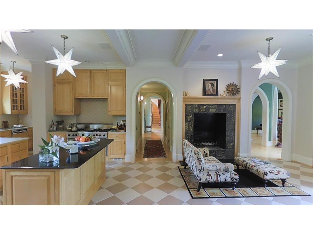 8819 Spinnaker Ct