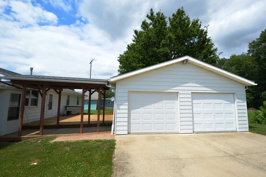 For Sale: 1103 S Clay St Frankfort, IN 46041