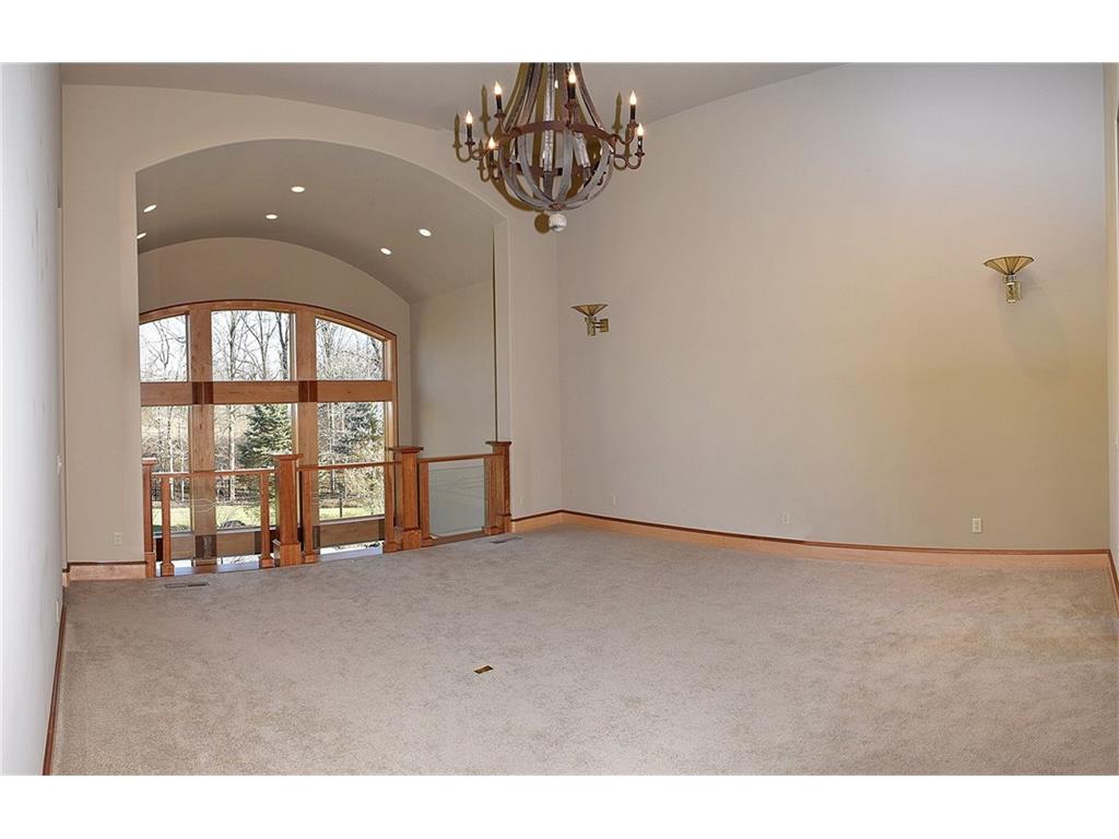 13568 Lake Ridge Ln