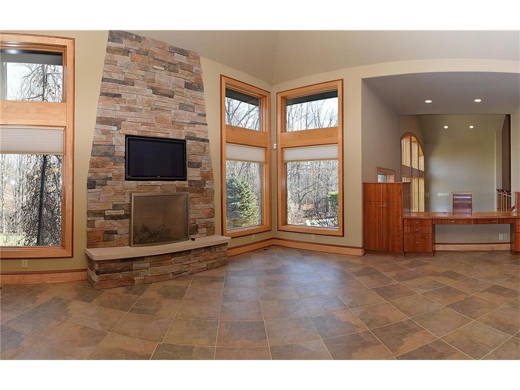 13568 Lake Ridge Ln