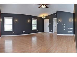 944 Streamside Dr