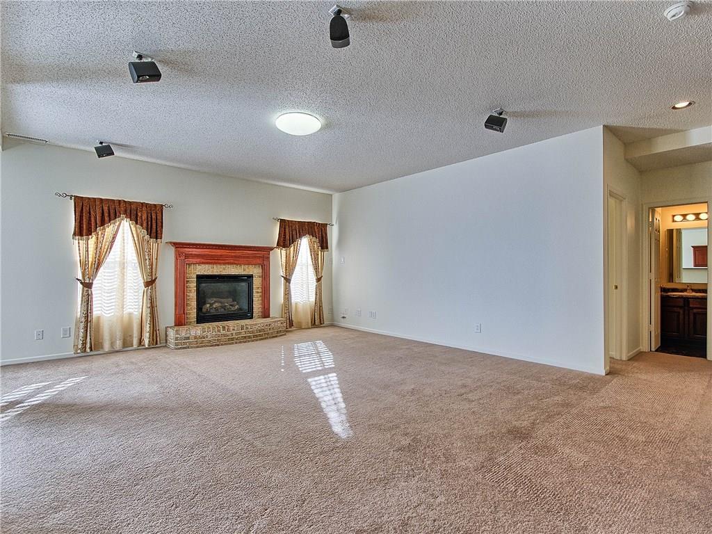 1185 Apple Valley Rd