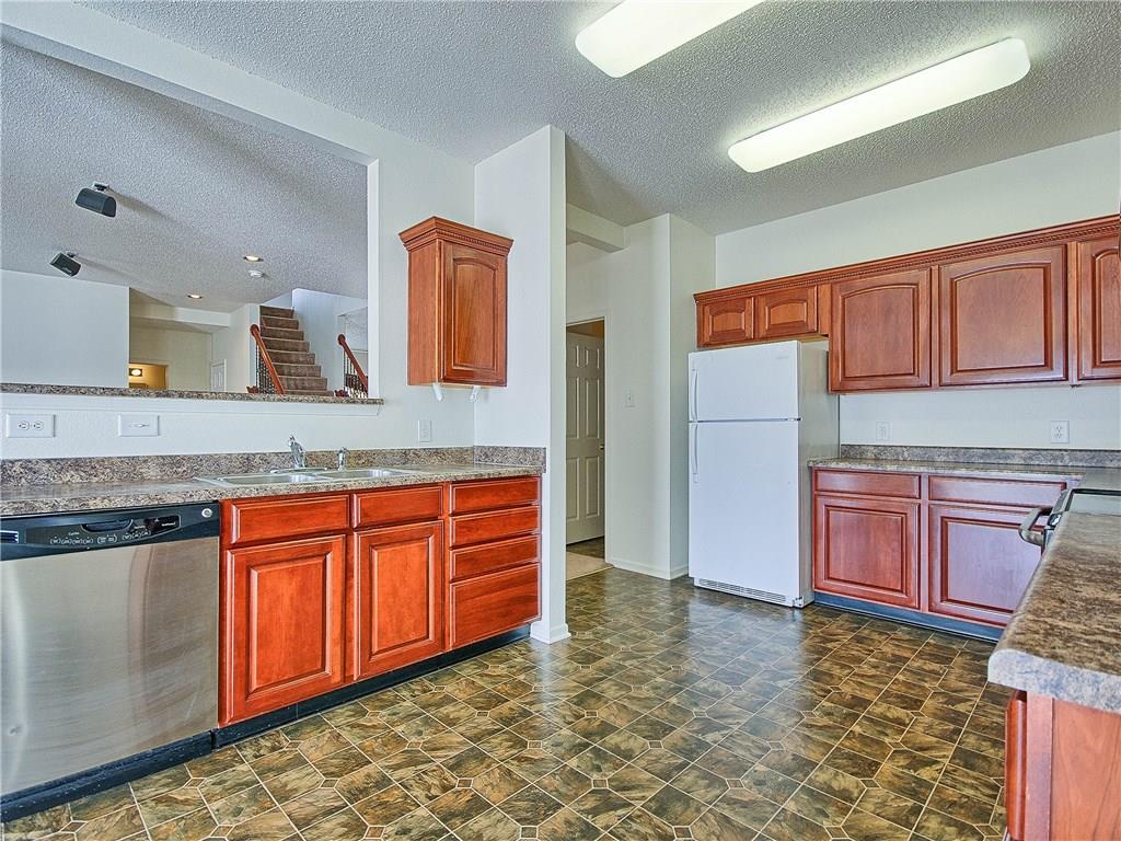 1185 Apple Valley Rd