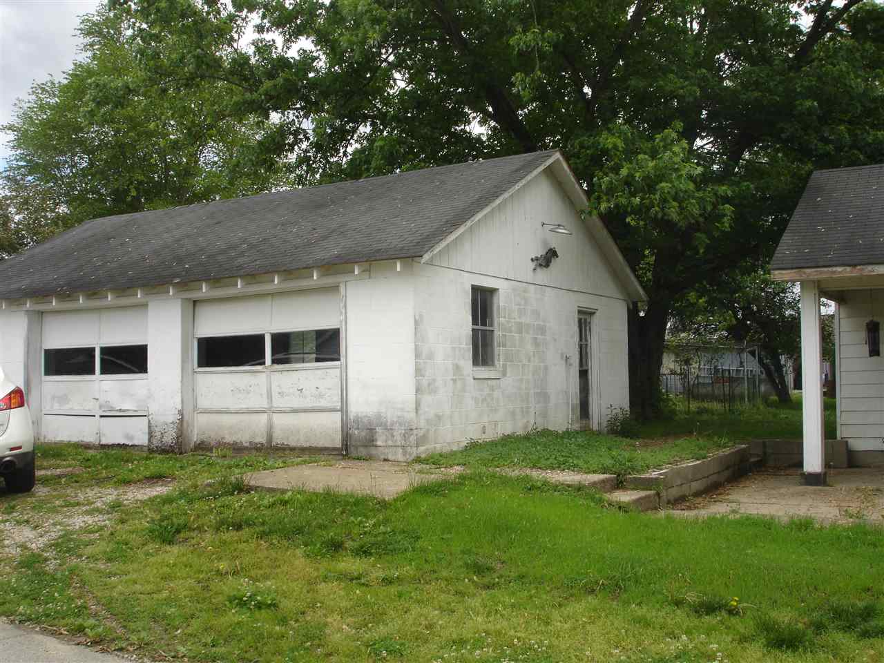 8220 Goat Hollow Rd