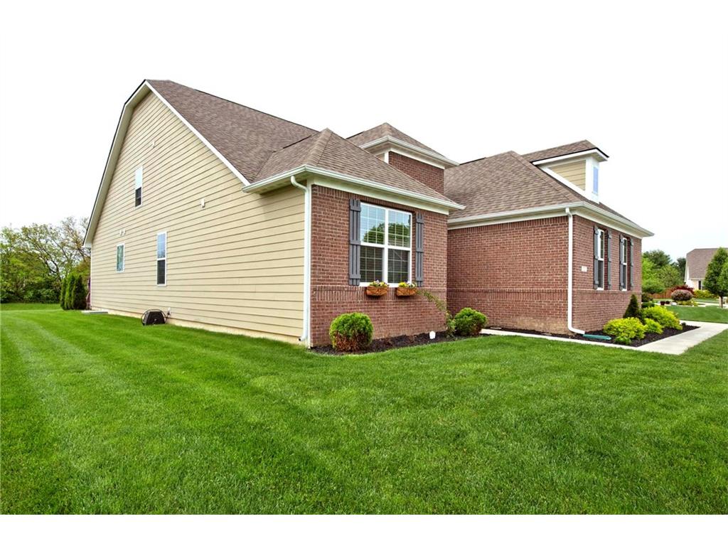 7262 Lockford Walk S