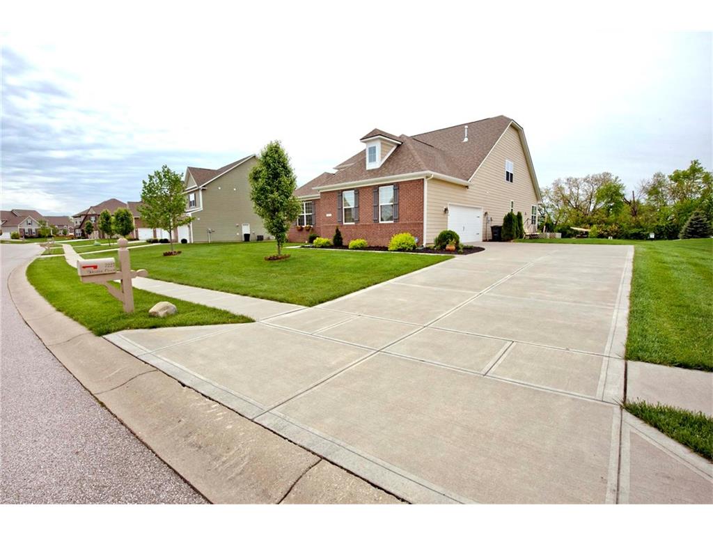 7262 Lockford Walk S