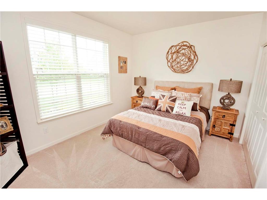 7262 Lockford Walk S