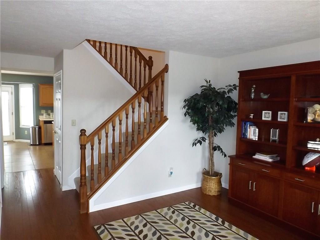 1023 W Highland Dr