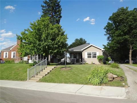 1124 Hoefgen St
