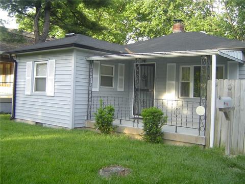 3956 Hoyt Ave