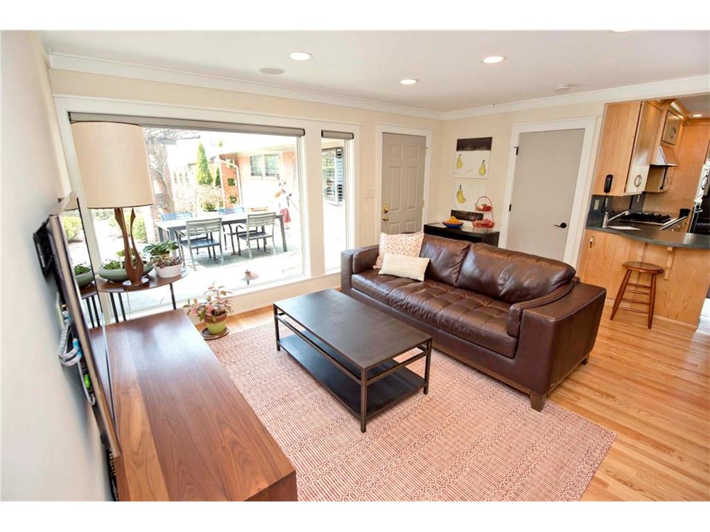 145 W Hampton Dr