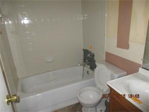 For Sale: 5515 Northport Dr Indianapolis, IN 46221