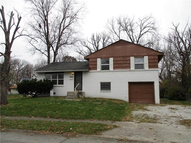 6064 Meadowlark Dr
