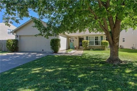 7445 Lindsay Dr