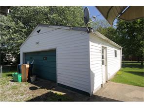 For Sale: 501 S Lynhurst Dr Indianapolis, IN 46241