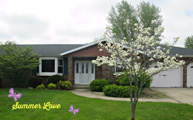 For Sale: 76 W 900 Chesterton, IN 46304