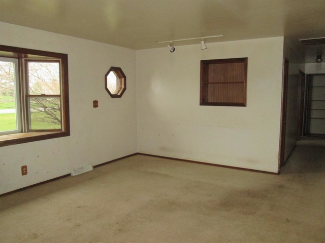 For Sale: 76 W 900 Chesterton, IN 46304