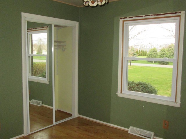 For Sale: 76 W 900 Chesterton, IN 46304