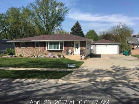 215 W Oak Pl